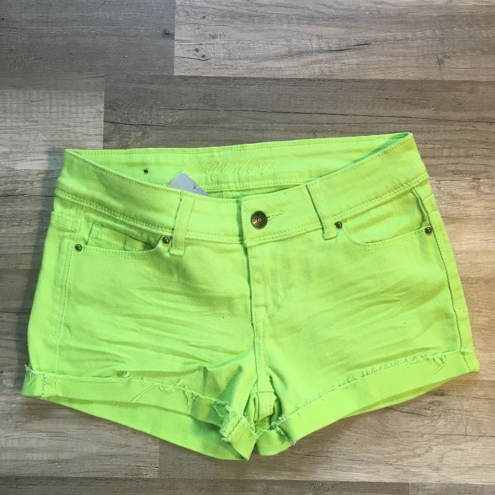 Delia  bright green shorts